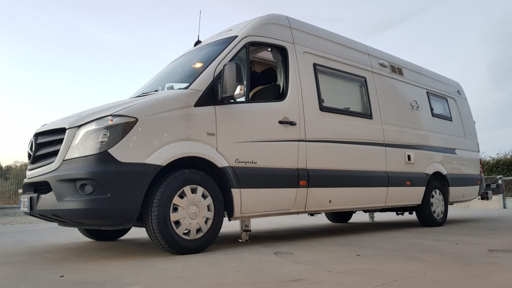 Redfoot Levelling - Mercedes Benz RV equipped with Redfoot Levelling Mercedes Benz ‘AutoLift’ System.