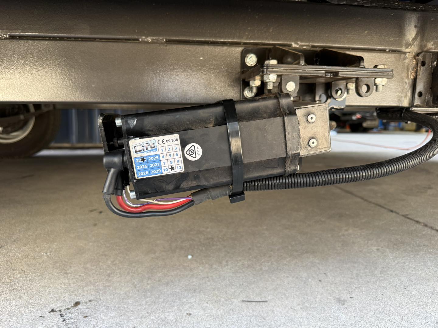 Custom Small Trailer Levelling Systems - Image 5