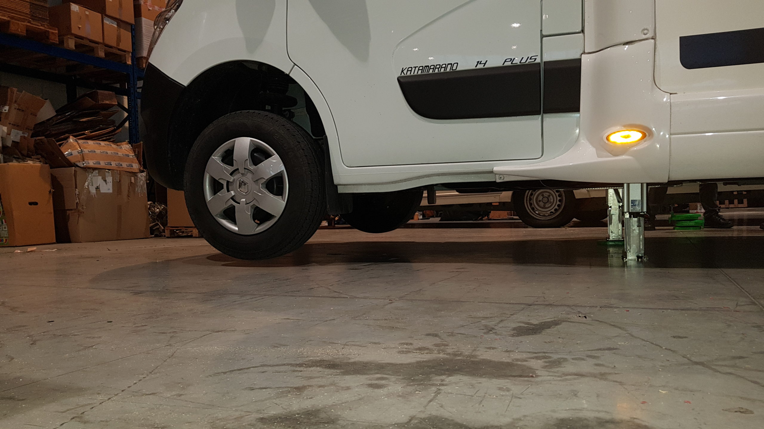 Renault Master ‘AutoLift’ System - Image 18