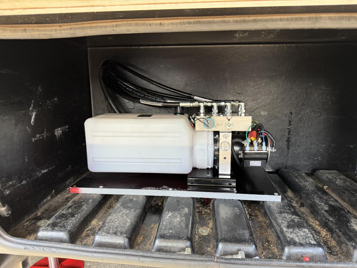 Isuzu NQR450 ‘EQ Smart Level’ System - Image 8