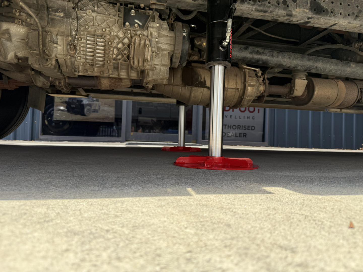 Isuzu NQR450 ‘EQ Smart Level’ System - Image 11