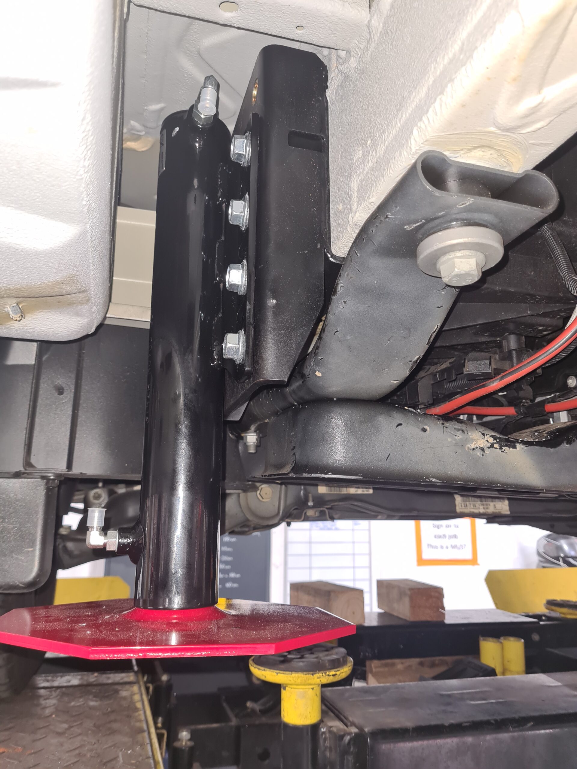 Mercedes Benz Sprinter 'EQ Smart Level' System - Image 33